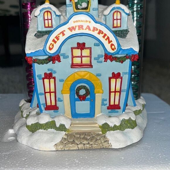 2008 Hawthorn Village, Disney Donald's Gift Wrapping A0909 - Picture 9 of 16